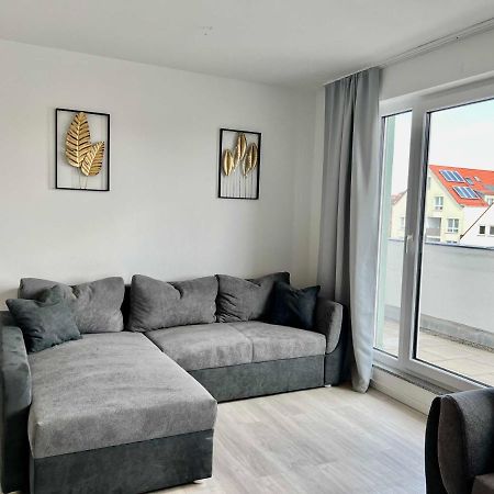 Nujen- Hotel Und Apartment Stuttgart Zuffenhausen Екстериор снимка