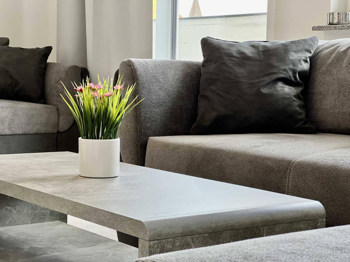 Nujen- Hotel Und Apartment Stuttgart Zuffenhausen Екстериор снимка