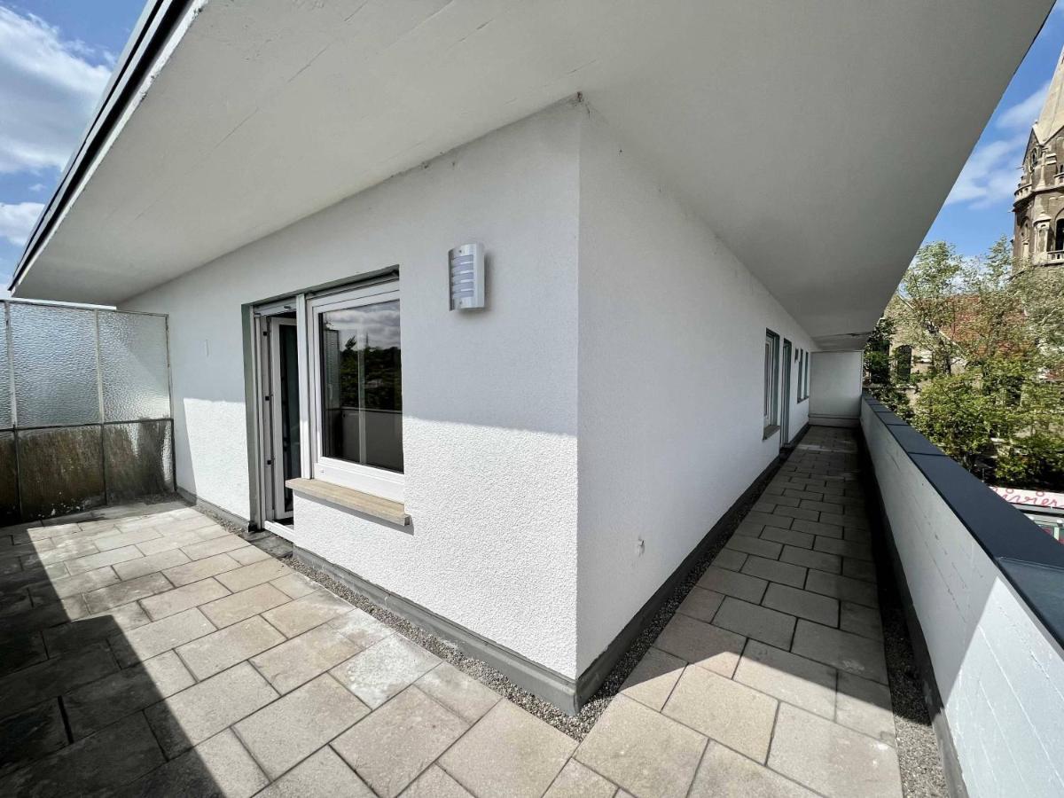 Nujen- Hotel Und Apartment Stuttgart Zuffenhausen Екстериор снимка
