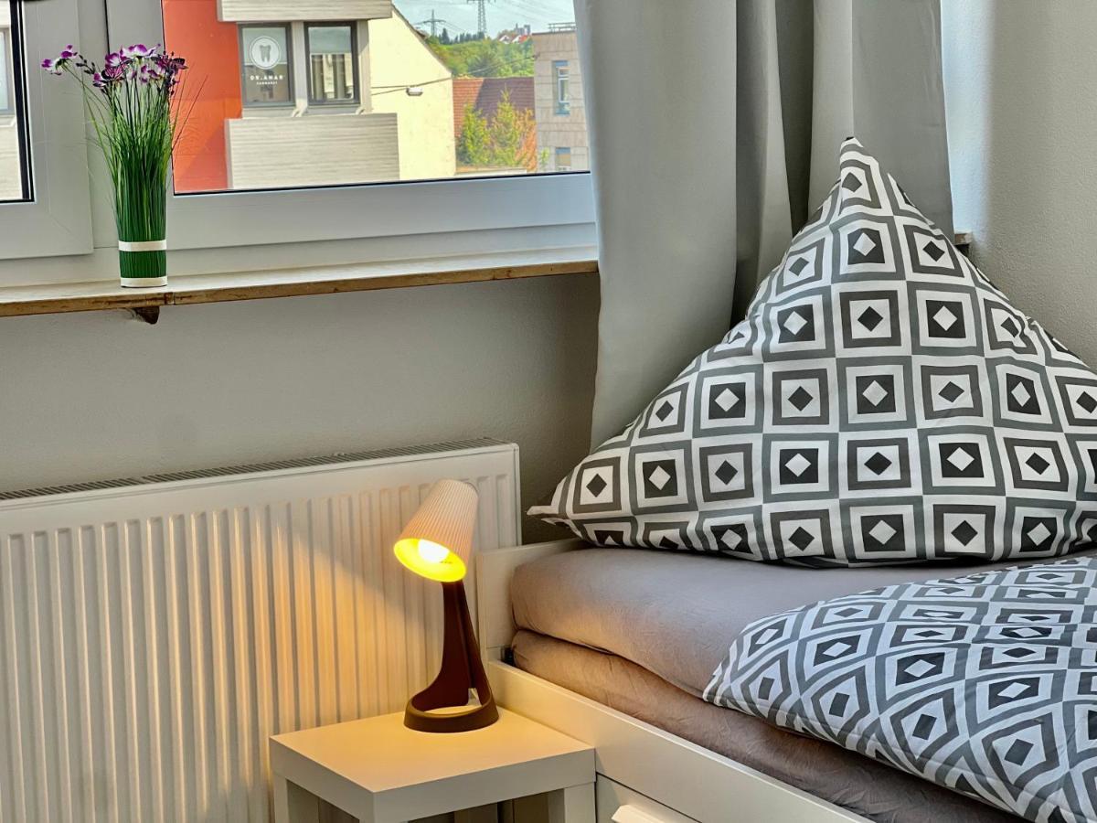 Nujen- Hotel Und Apartment Stuttgart Zuffenhausen Екстериор снимка