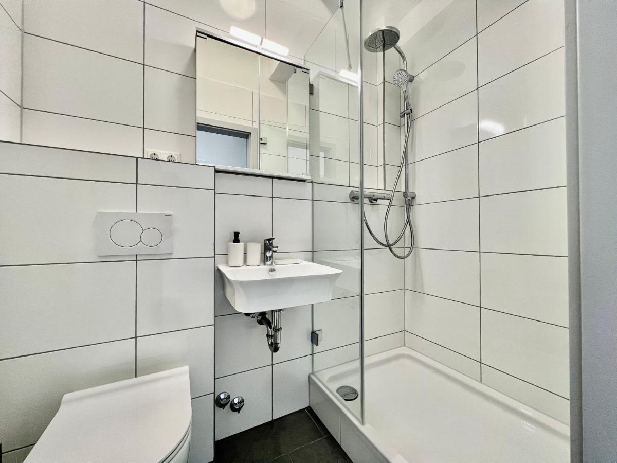 Nujen- Hotel Und Apartment Stuttgart Zuffenhausen Екстериор снимка
